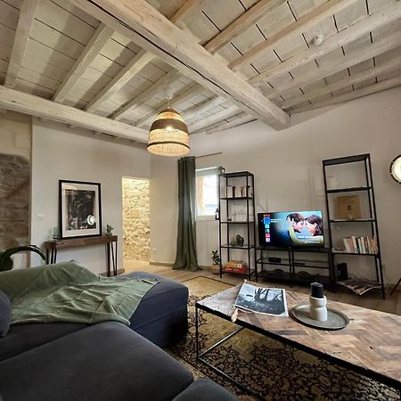 Charmante Maison En Arles : La Roquette Buitenkant foto